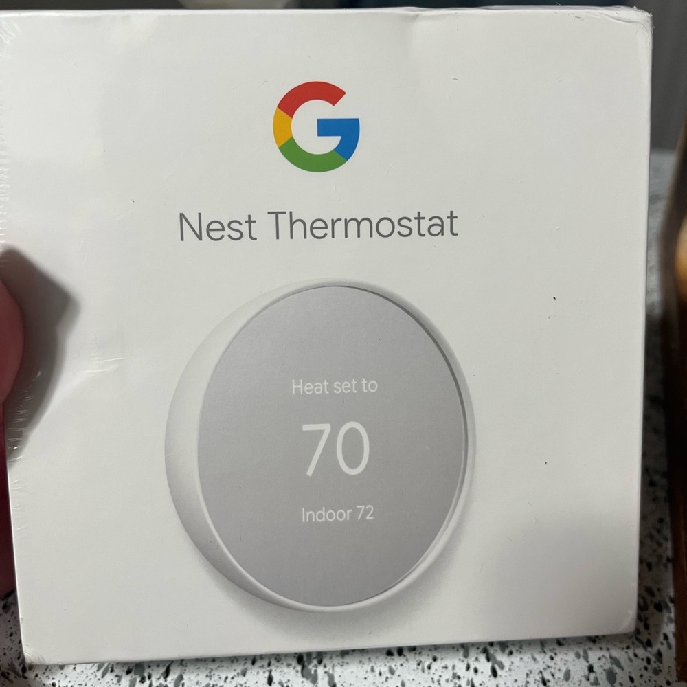 Google Nest Thermostat Silver BRAND NEW !